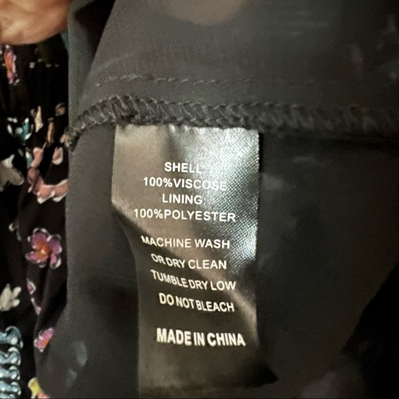 CYNTHIA ROWLEY
HOLLY SMOCKED WAIST RUFFLE DRESS
- BLACK FLORAL, New With Tags - Picture 6 of 7